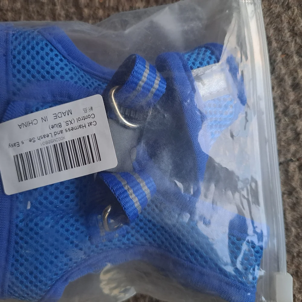 NIP Dotoner XS Cat/Dog Harness with Leash Royal Blue